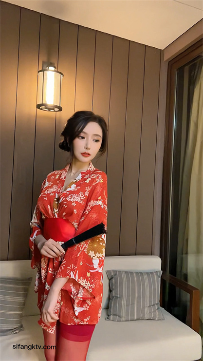 【极品女神❤️超级核弹】秀人超人气女神『王馨瑶』最新定制《大红色和服》极品身材巨乳女神