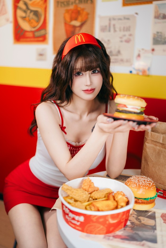 鹿八岁baby – NO.132 麦门打工日记 [17P-490MB]